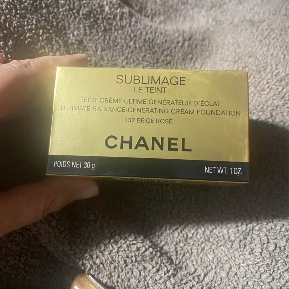 Chanel Sublimage Le tint foundation Color beige rose #152